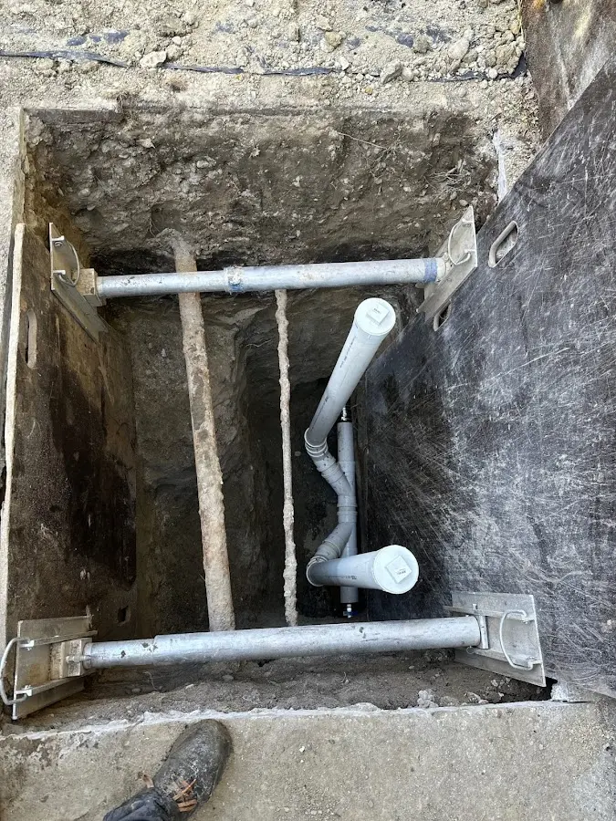 Experienced plumber completing Drain Cleaning work in West Carrollton